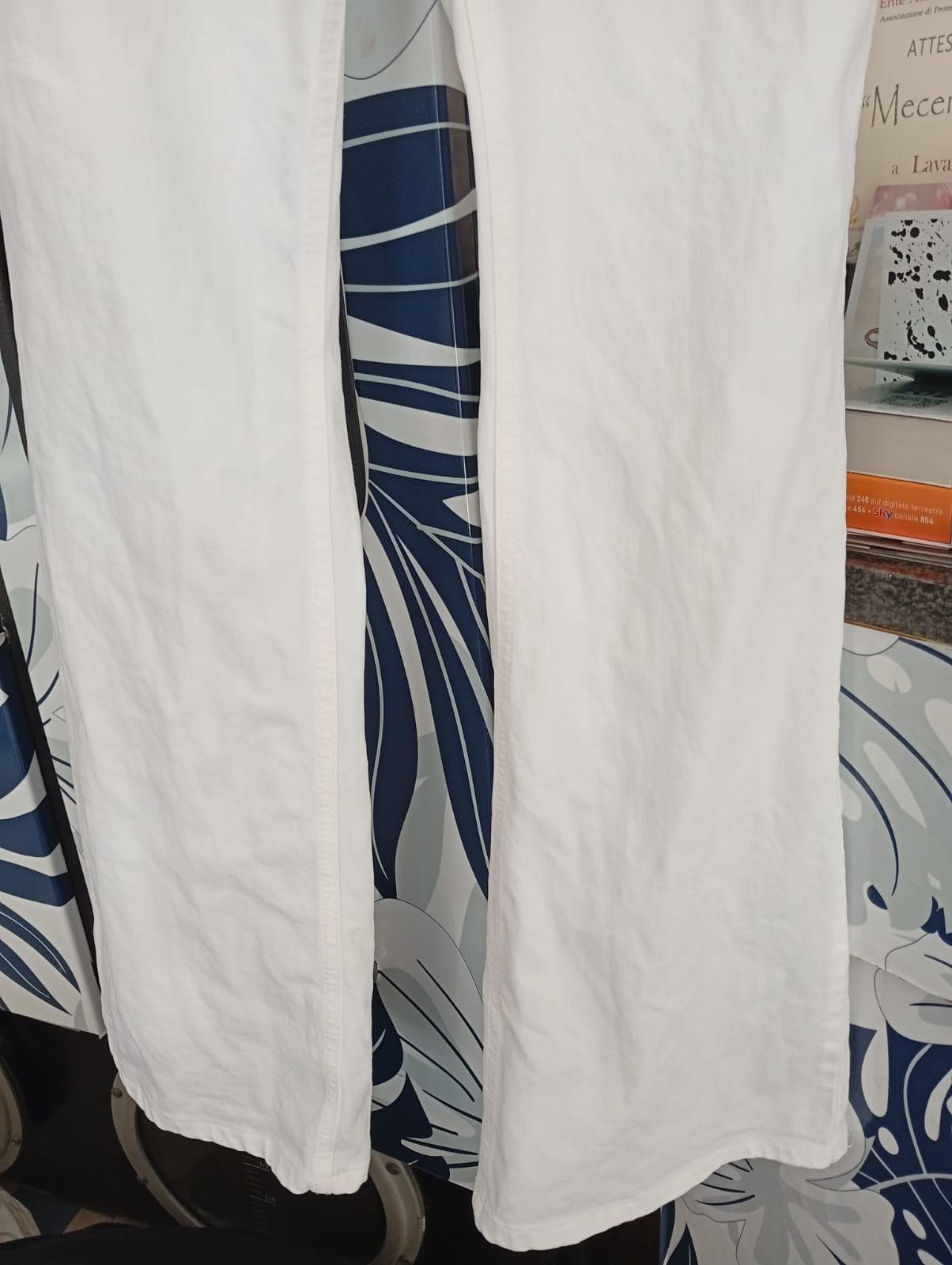 Pantalone chiaro dopo la smacchiatura